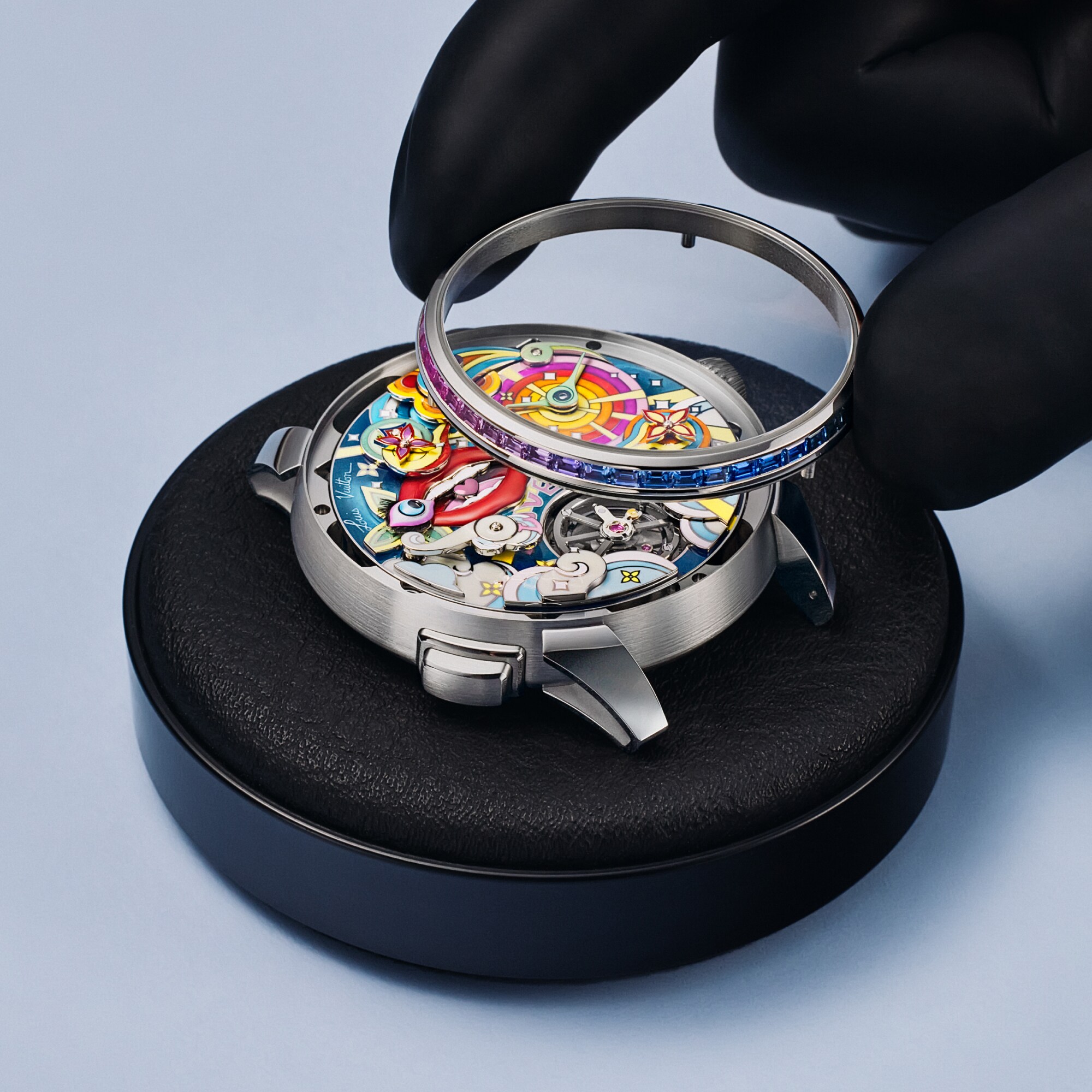 Tambour Taiko Arty Automata, Automatikuhrwerk, 42 mm, Weißgold Uhren Alle Uhren } | LOUIS VUITTON
